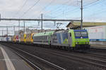 Re 485 016-0 durchfährt den Bahnhof Rothrist.