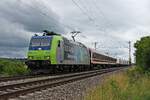 Re 485 012  BLS Cargo - Die Alpinisten  mit einer RoLa (Novara Boschetto - Freiburg (Brsg) Gbf) am späten Mittag des 02.07.2020 nördlich von Hügelheim.