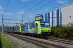 Doppeltraktion, mit den BLS Loks 485 017-8 und 485 019-4 fährt Richtung Bahnhof Itingen.