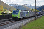 Doppeltraktion, mit den BLS Loks 485 016-0 und 486 501-0 fährt Richtung Bahnhof Gelterkinden.