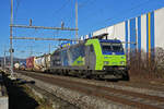 Re 485 009-5 der BLS fährt Richtung Bahnhof Itingen.