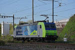 Re 485 020-2 der BLS wird am 26.10.2022 in der Abstellanlage beim Bahnhof Pratteln abgestellt.