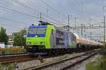 Re 485 010-3 der BLS durchfährt am 14.08.2023 den Bahnhof Pratteln.