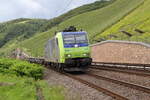 485 011 mit beinahe leerem Containerzug am 25.05.2024 in Bingen