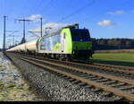 BLS - Lok 485 008-7 mit Gazug unterwegs bei Lyssach am 2025.01.13