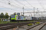 Doppeltraktion, mit den Loks 485 009-5 und 186 501-3 durchfährt am 25.09.2024 den Bahnhof Pratteln.