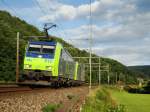 Die Re 485 012 und -019 sind am 09.07.2008 auf Solofahrt in Richtung Basel zwischen Tecknau aund Gelterkinden unterwegs.