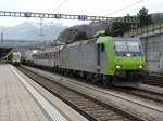 bls - 485 011-1 vor Rolla und ein Ltschberger RABe 535 im Bahnhof Spiez am 21.11.2009