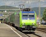 Die Re 485 001-2  Haltingen  durchfhrt am 31.08.10 mit einem GZ Gelterkinden.