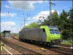 485 015 der BLS rangiert am 23.05.2006 im Bahnhof Rastatt.