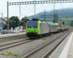 bls - 485 001-2 mit Rolla unterwegs in Sissach am 28.07.2012