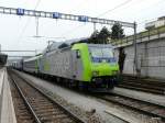 bls - Lok 485 002-0 vor Rolla im Bahnhof Spiez am 06.04.2013