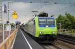 Re 482 016-0 mit der  RoLa  DGS 43627 (Freiburg (Brsg) Gbf - Novara) am 25.04.2014 bei der Durchfahrt in Müllheim (Baden).