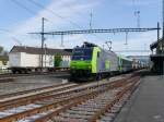 BLS - 485 009-5 mit Rolla bei der durchfahrt im Bahnhof Gwatt am 14.05.2015