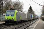 BLS 485 007-9 mit einem Ganzzug KLV aus Norden kommend bei der Durchfahrt in Gundelfingen.