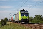 Am 13.05.2015 bespannte Re 485 002-0 eine RoLa (Freiburg (Brsg) Rbf - Novara), als sie bei Hügelheim in Richtung Basel fuhr.