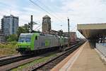 Am 26.06.2015 fuhr Re 485 013-7 zusammen mit Re 486 506 und einem KLV aus Wanne-Eikel durch Basel Bad Bf gen Rangierbahnhof Muttenz.