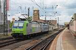 Nachschuss auf Re 485 013-7, als sie am 09.07.2015 zusammen mit Railpool/Lokomotion/ BLS Cargo 186 102 als Lokzug aus Richtung Rangierbahnhof Muttenz durch den Badischen Bahnhof von Basel fuhren.