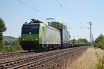 Am 10.07.2015 fuhr Re 485 020-2 bei Hügelheim mit einem RoLa (Novara - Freiburg (Brsg) Rbf) ihrem Zielbahnhof entgegen.