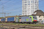 Re 486 509-3 durchfährt den Bahnhof Pratteln.