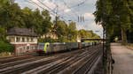 Eigentlich war das eine sichere Sache. Den ganzen Tag Sonne. Aber genau in dem Moment, als die Schweizerin 486 509-3 vor dem Wunschmotiv (Stellwerk Einfahrt Bahnhof Offenburg) aufkreuzte...Fotowolke. Gezeigt wird das Bild natürlich trotzdem. Aufgenommen am 25. Juli 2018.