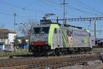 Re 486 507-7 der BLS durchfährt den Bahnhof Pratteln. Die Aufnahme stammt vom 13.03.2020.