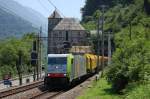 Re 486 506 mit Schienenschleifzug am 29.06.2009 beim Zollhaus von St.