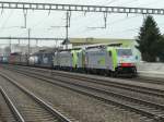 bls - Loks  486 509-3 + 486  506-9 vor Gterzug bei der durchfahrt in Rothrist am 12.03.2011