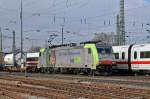 BLS Lok 486 503-6 durchfährt den Badischen Bahnhof.