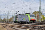 Re 486 510-1 durchfährt den Badischen Bahnhof.