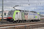 Re 486 509-3 verlässt die Abstellanlage beim Badischen Bahnhof.