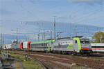 Re 486 503-6 der BLS durchfährt am 07.11.2022 den badischen Bahnhof.