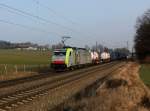 Die Re 486 505 mit einem KLV-Zug am 08.03.2014 unterwegs bei Vogl.