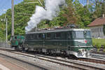 Am Tag der offenen Tür bei der Brauerei Feldschlösschen kann man auch die Ae 6/6 11407  Aargau  zu bestaunen. Hier zieht die E 2/2 5666  Chnurrli  die Ae 6/6 zu einem Nebengleis beim Bahnhof Rheinfelden. Die Aufnahme stammt vom 28.04.2018.