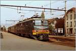 Die SBB Ae 6/6 11409  Basel  steht abfahrbereit mit einem Regionalzug nach Beromünster in Beinwil am See.