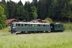 SBB HISTORIC.
PROTOTYP Ae 6/6 11402  URI  mit Ec 3/3 HWB 5 bei Daiwil/LU unterwegs am 23. Mai 2015.
Foto: Walter Ruetsch