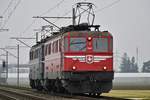 Ae 6/6 11425  Genève  und Ae 6/6 11421  Graubünden  auf Ihrer Ausfahrt am 23.01.2020 zwischen Olten und Solothurn, aufgenommen bei Oberbuchsiten.