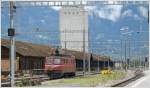 Ae 6/6 11423 rangiert vor dem Getreidesilo in Buchs SG.