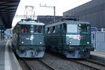 Gotthard-Bahntage 2021.
Die Extrazüge mit:
Ae 6/6 11402  URI  anlässlich einer seltenen Begegnung mit der Ae 6/6 11411  ZUG  in Erstfeld am 18. September 2021.
Foto: Walter Ruetsch 