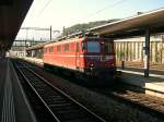 Berner Oberland 2007 - Fr mich immernoch die schnsten schweizer Loks sind, die der Baureihe Ae 6/6. Exemplar 11423  Valais  fhrt am Vormittag des 25.07.2007 als Lokfahrt durch den Bahnhof Spiez in Richtung Bern.