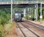 . SBB Ae 6/6 11515 zieht einem Gterzug aus Richtung Schaffhausen in der Nhe von Bietingen in Richtung Singen. 17.08.06 (Hans)