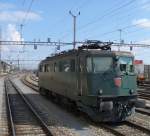 SBB - E-Lok Ae 6/6  11517 Abgestellt im Bahnhofsareal von Neuenburg am 19.09.2007 .. Das Foto wurde von einem Fahrenden Regionalzug geknipst