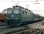 Ae 6/6 mit Reisezug am 13.12.1997.