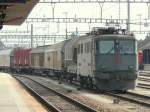 SBB - Ae 6/6  11465 abgestellt mit einem Gterzug im Bahnhof von Solothurn am 15.03.2009