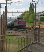 Ae 6/6 mit einem Gterzug in Bussigny - oder begrenzte Mglichkeiten der Bahn-Fotografie...
7. Mai 2009