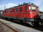 Ae 6/6 11414 Bern. Kantonslok in rot. 1969 fuhr diese whrend Versuchen 200 km/h in Bamberg (D). Ein weiteres trauriges Exemplar im RB Biel West, 23. Mai 2009. 