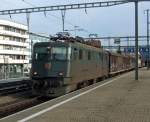 SBB-Cargo: Die Ae 6/6 11467  Zofingen  passiert den Bahnhof Dietikon am 31.7.09.