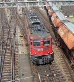 SBB-Cargo: Auch die Ae 6/6 11423  Wallis  besuchte am 31.7.09 den Rangierbahnhof Limmattal. Die deutschen Gterwagen rechts wurden von dem Re 421 Doppelpack gebracht. 