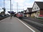 Am 7.6.05 fuhr die Ae 6/6 11457 mit einem Gterzug durch Oberwinterthur.