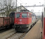 Am 09.04.10 steht die Ae 610 519-1  Giubiasco  in Biberist.